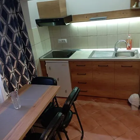 Apartamenti Leti *